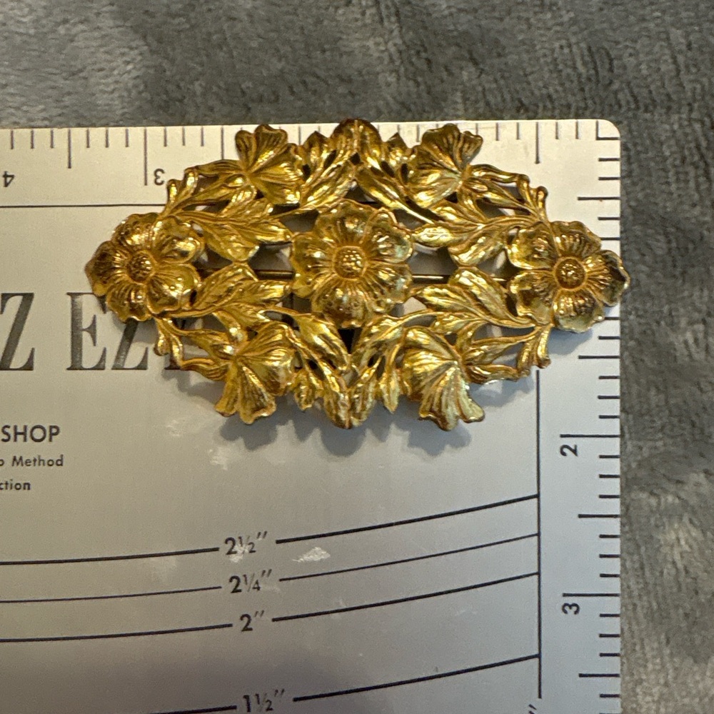 Vintage Miriam Haskell Gold Tone Floral Brooch Signed Designer Statement Pin - Picture 4 of 4